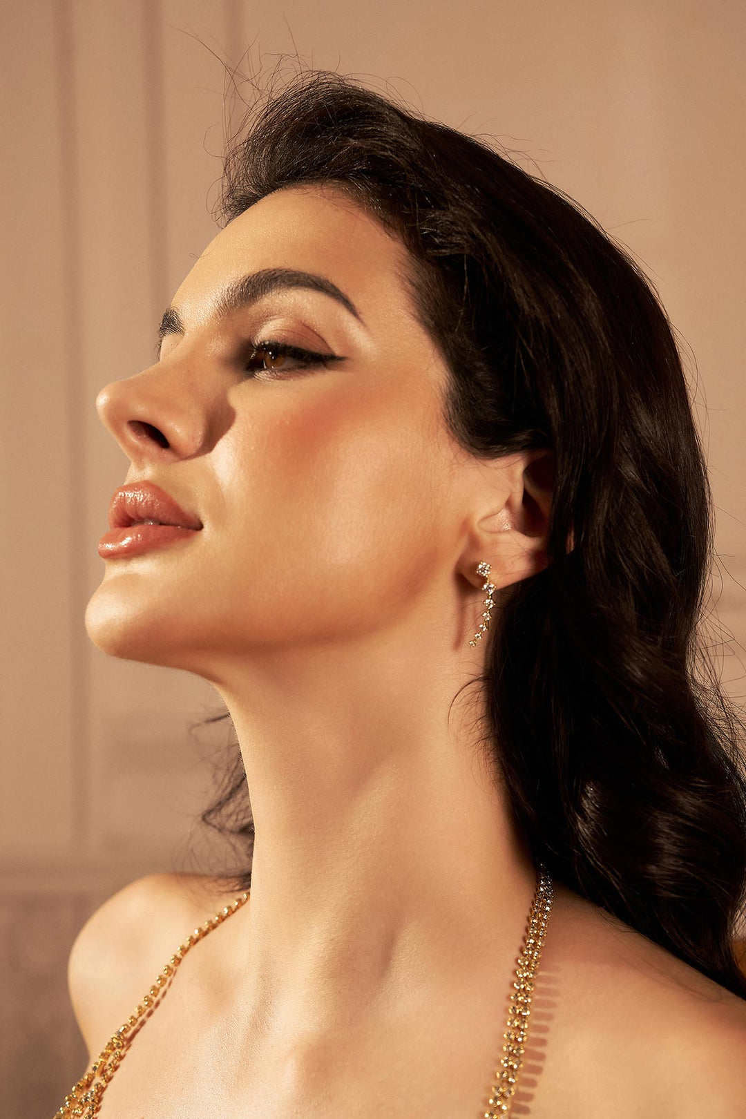 Reverie Pendientes de Tira con Piedras de Strass Dorados